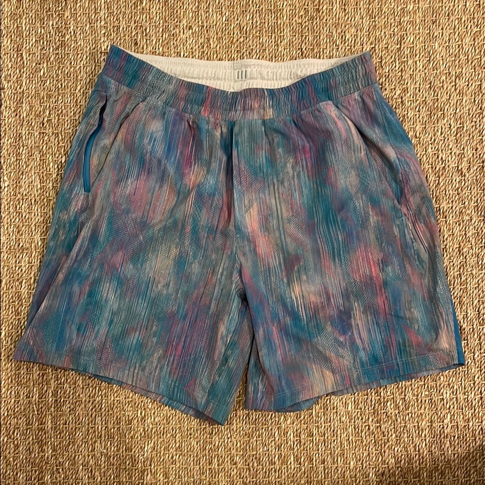 Lululemon Pacebreaker 7” LL Size Medium